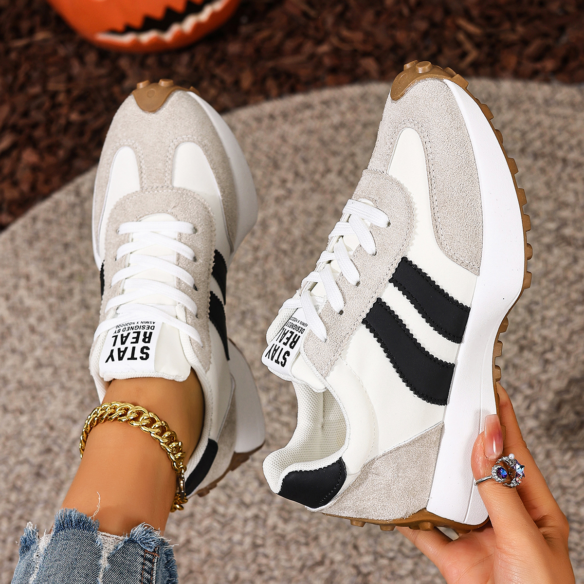 Trend Women Sneakers 2025 New  - مراجعة Women Fashion Trend 2025 وسعره